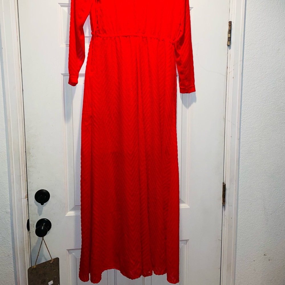 ๐ H&M long sleeve maxi red dress ๐ - Picture 8 of 10